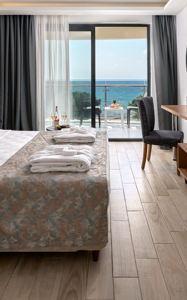 Standard Sea View Room with a direct Mediterranean view
